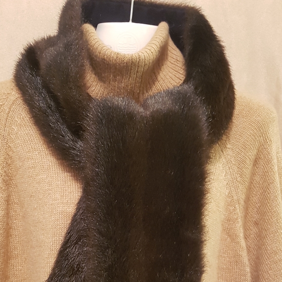Mink Scarf - Picture 2 of 4